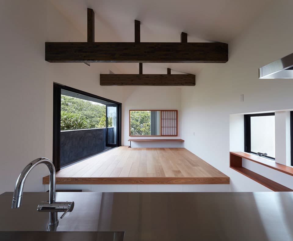 大きな梁のある家