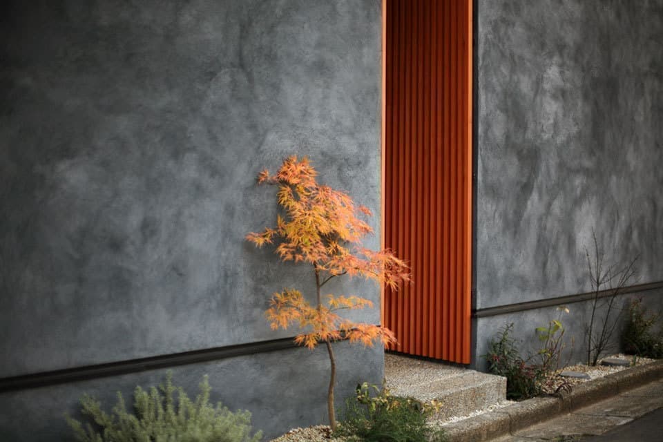 ジョリパット墨塗装外壁