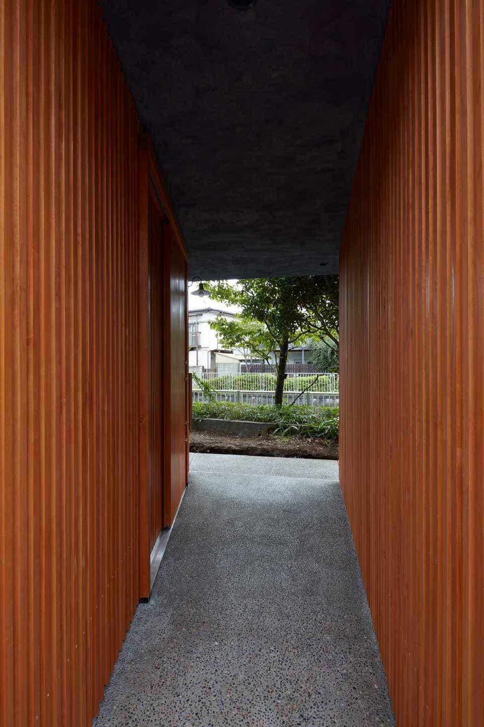 格子壁のある家