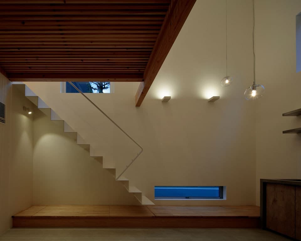 モルタル床の玄関