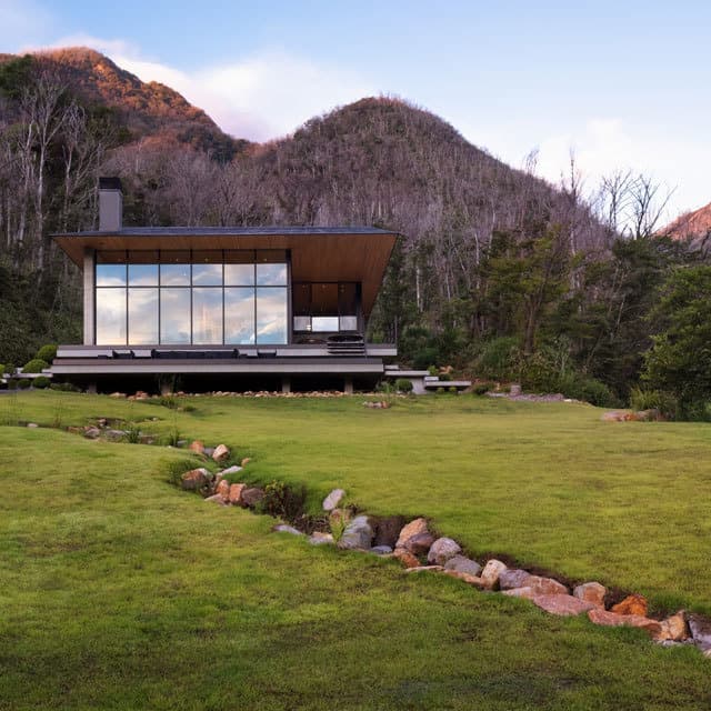 ニコライバーグマン箱根